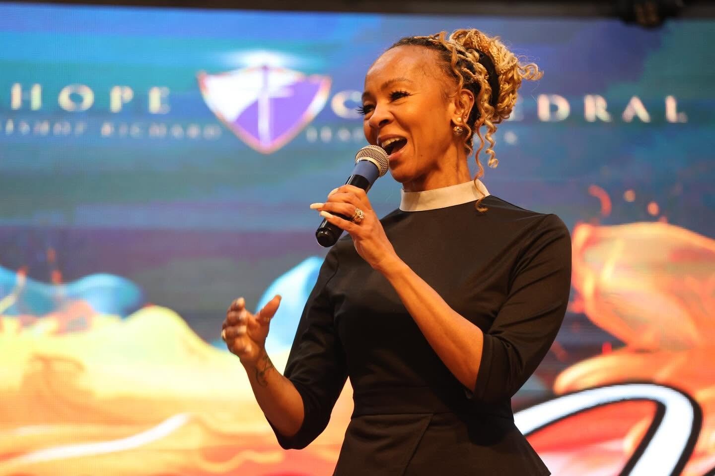 Executive Pastor Synetra Leaphart-Mack